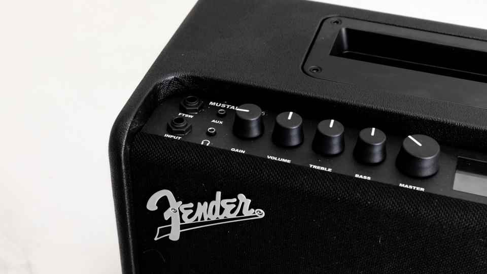 Обзор Fender Mustang LT25: компактный тренировочный усилитель с отличным звуком